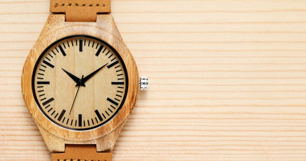 montre en bois de qualité